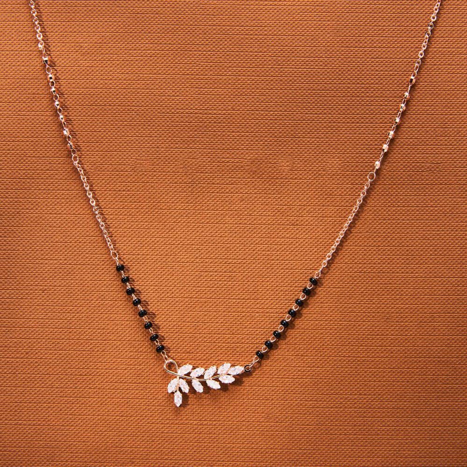 18K Solid Gold 02 CT Rose Gold Diamond Tanmaniya Necklace 18K Solid Gold 02 CT Rose Gold Diamond Tanmaniya Necklace