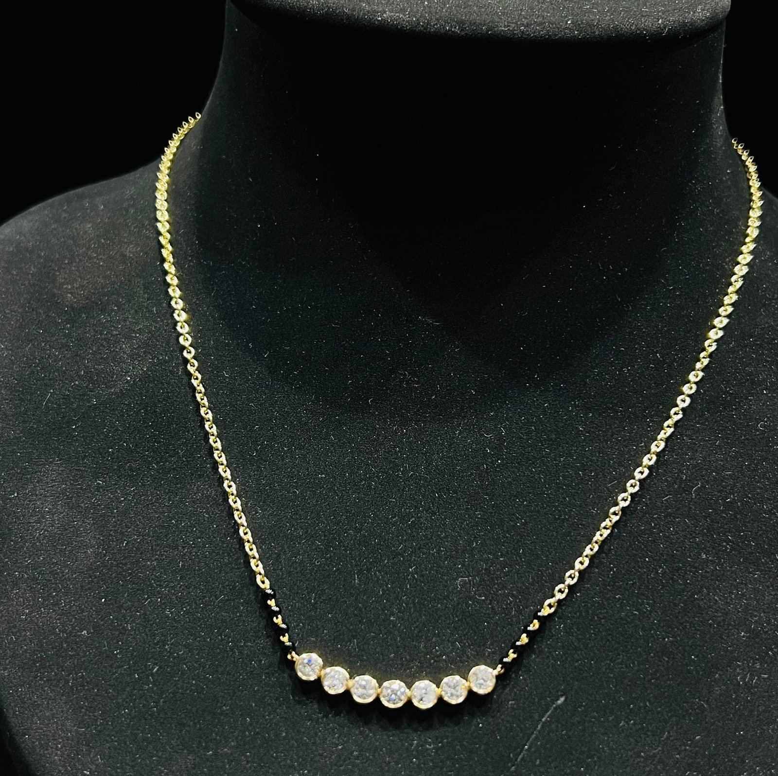 18K Solid Gold 1.02 CT Elegant Bezel-Set Natural Diamond Mangalsutra 18K Solid Gold 1.02 CT Elegant Bezel-Set Natural Diamond Mangalsutra